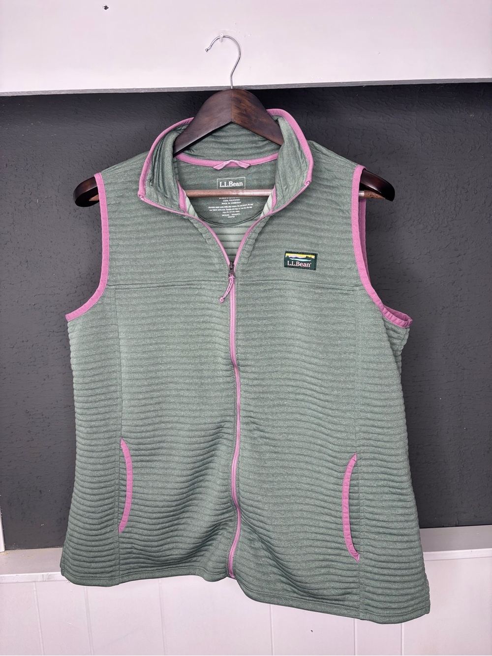 L.L. Bean Women's Mint Green Fleece Vest with Pink Trim
